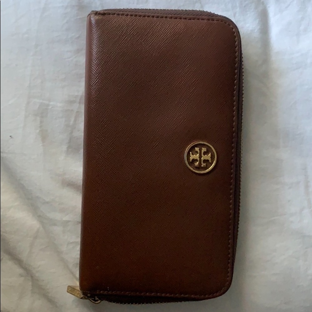 Tory Burch Robinson Zip Continental Wallet